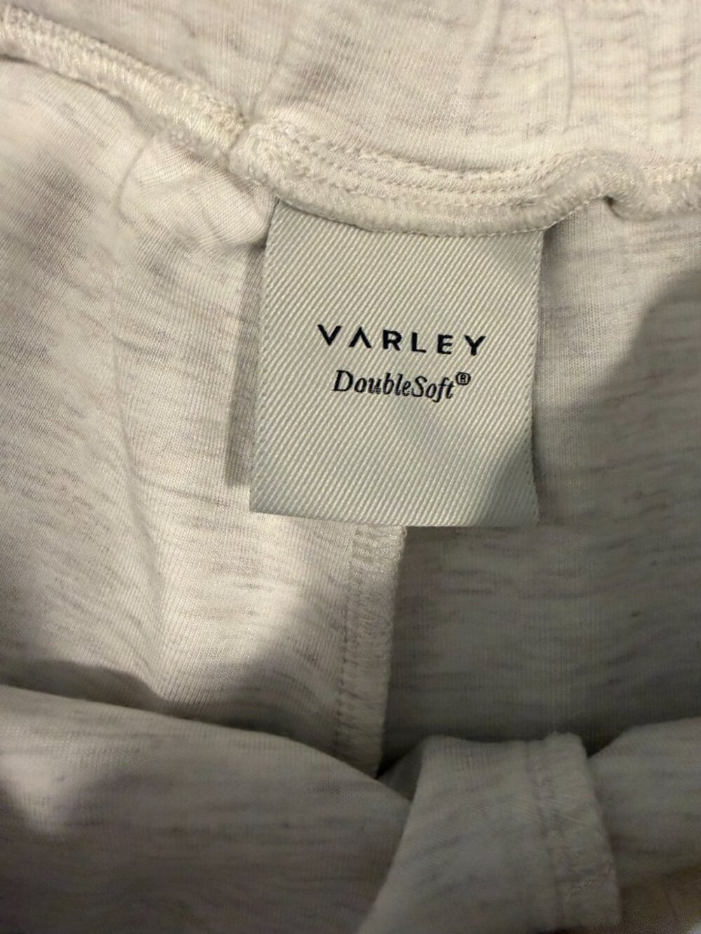 Varley Atrium Shorts - Picture 3 of 4